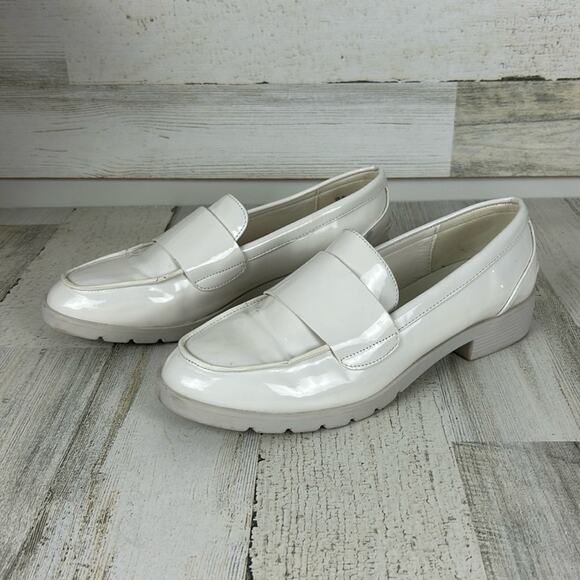 Kenneth Cole Reaction Womens 7.5 faux white patent leather oxford shoes low heel - Picture 1 of 9